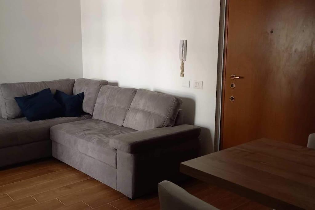 شقة Spilamberto 6B - 12Mins From San Donato M3 Station سان دوناتو ميلانيزي المظهر الخارجي الصورة
